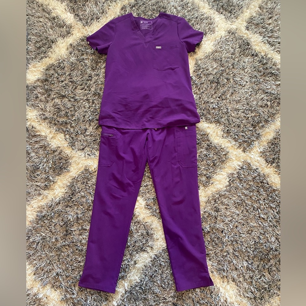 FIGS scrubs women’s size S